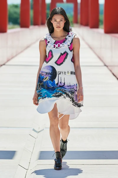 Look 8